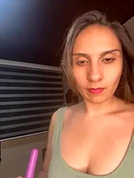 _Sarah_honeey_ from StripChat is Freechat