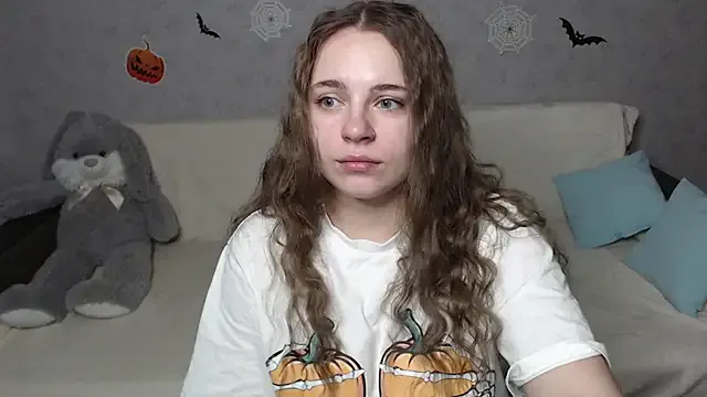 _Sweet_Lana from StripChat is Freechat