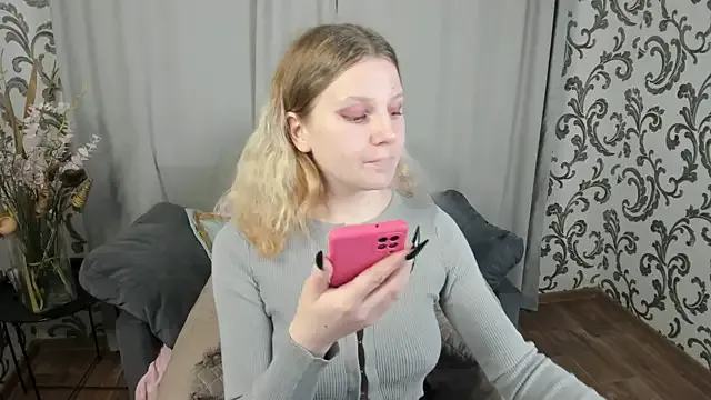 _Velvet_peach_ from StripChat is Freechat