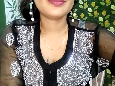 Aarvi_Arora from StripChat