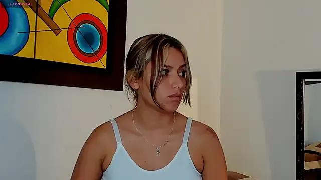 abella-lemus from StripChat is Freechat