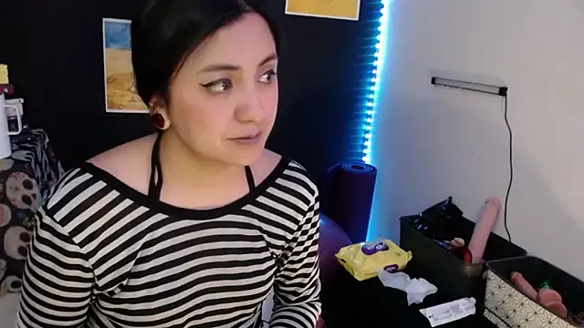 Girls: try live performances with matured performers, from dancing to quirks, in a variety of beautiful sex cams.