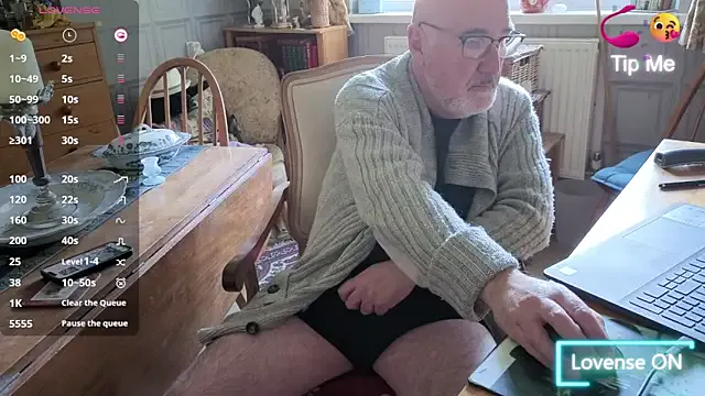 Girls: try live performances with matured performers, from dancing to quirks, in a variety of beautiful sex cams.