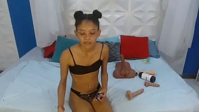 adisson_petite1 from StripChat is Freechat