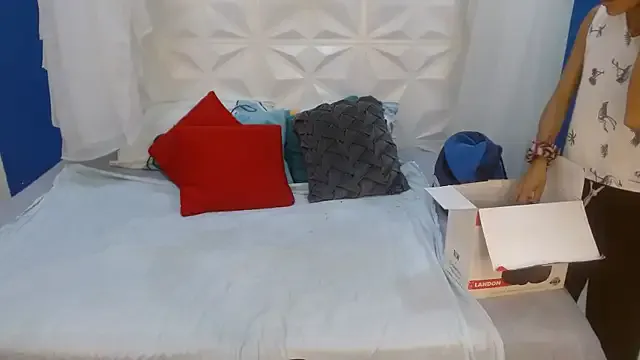 adisson_petite1 from StripChat is Freechat