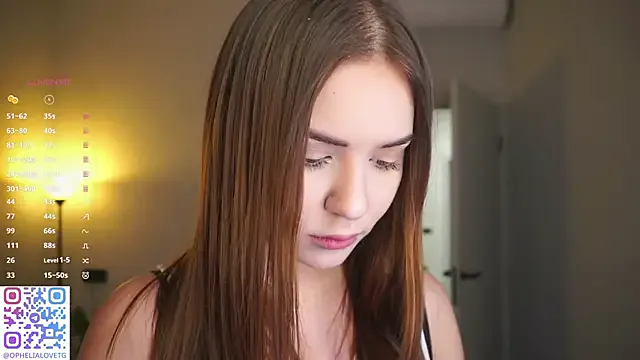 AdrianaCoenen from StripChat is Freechat