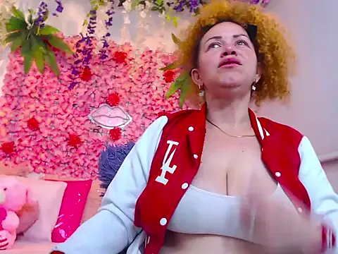 Girls: try live performances with matured performers, from dancing to quirks, in a variety of beautiful sex cams.