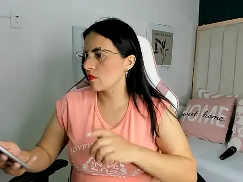 Girls: try live performances with matured performers, from dancing to quirks, in a variety of beautiful sex cams.