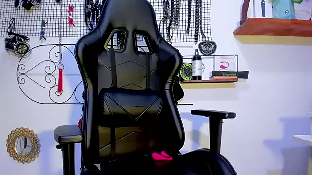 Girls: try live performances with matured performers, from dancing to quirks, in a variety of beautiful sex cams.