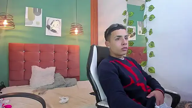 Girls: try live performances with matured performers, from dancing to quirks, in a variety of beautiful sex cams.