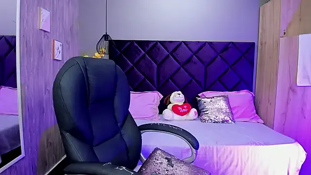 Girls: try live performances with matured performers, from dancing to quirks, in a variety of beautiful sex cams.