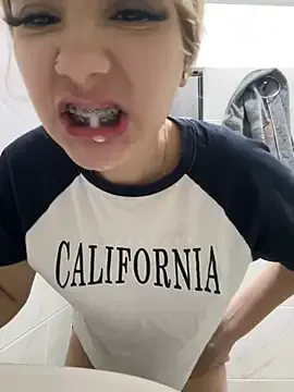 akirahattori from StripChat is Freechat