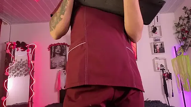 Alaia_Asuka from StripChat