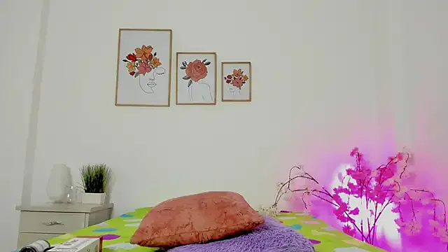 Girls: try live performances with matured performers, from dancing to quirks, in a variety of beautiful sex cams.