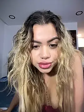 Alana_Foxx from StripChat is Freechat