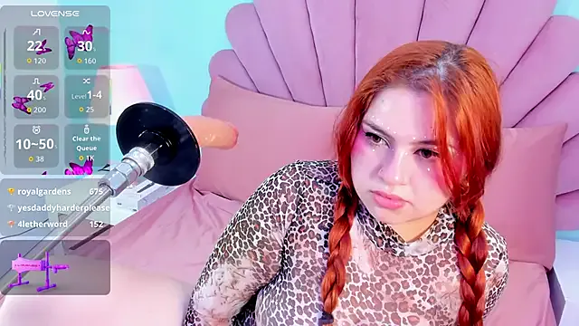 alana_glasses from StripChat is Freechat