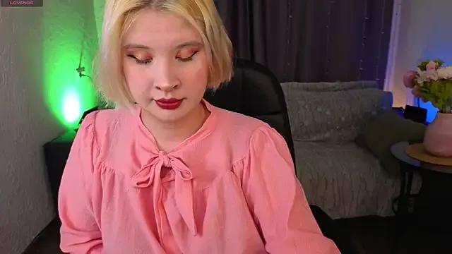 alana_moons from StripChat is Freechat