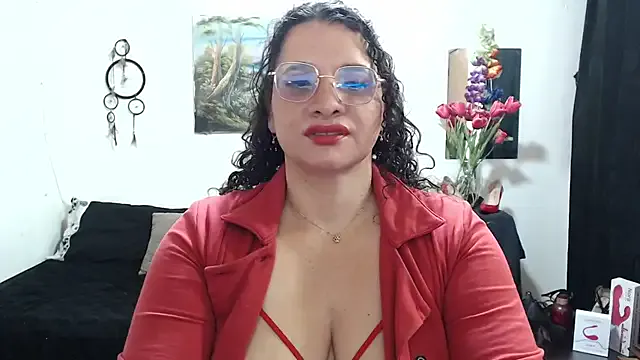 Aleja_Gonzales from StripChat is Freechat