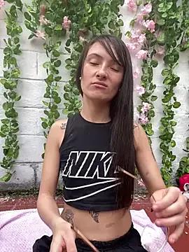 Alejandra_pink10 from StripChat is Freechat