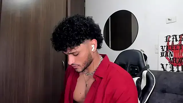 Girls: try live performances with matured performers, from dancing to quirks, in a variety of beautiful sex cams.