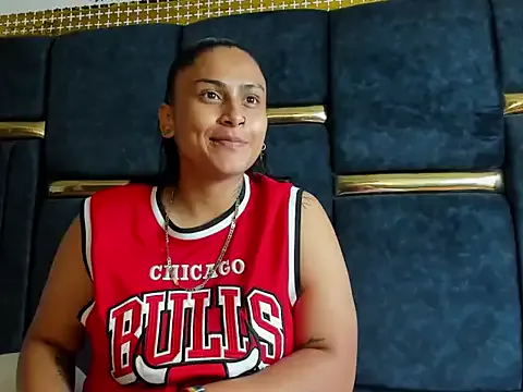 alessiaandscarlet from StripChat is Freechat