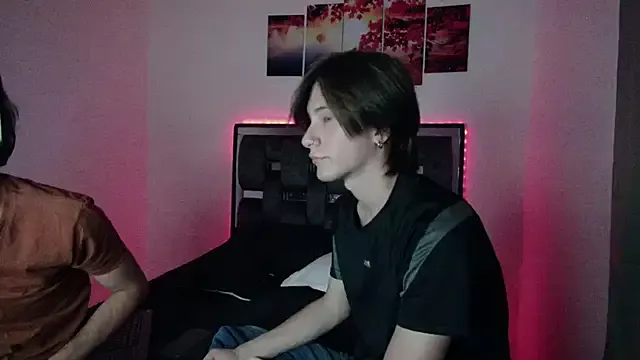 Girls: try live performances with matured performers, from dancing to quirks, in a variety of beautiful sex cams.