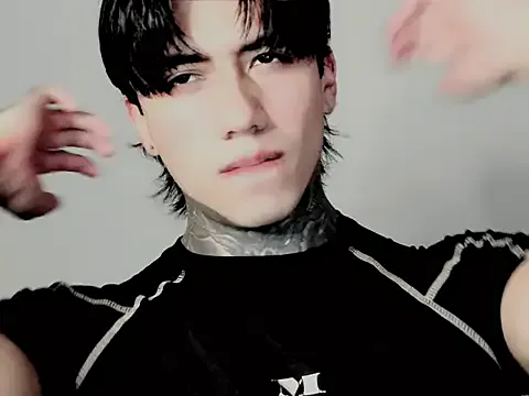 Alex_bdsmz from StripChat is Freechat