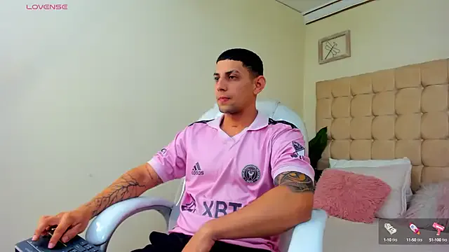 Girls: try live performances with matured performers, from dancing to quirks, in a variety of beautiful sex cams.