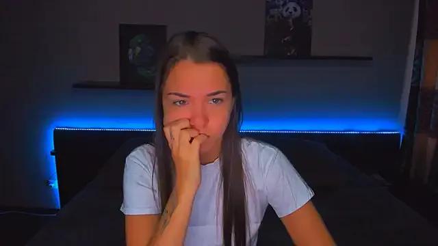 AlexaBarkley from StripChat is Freechat