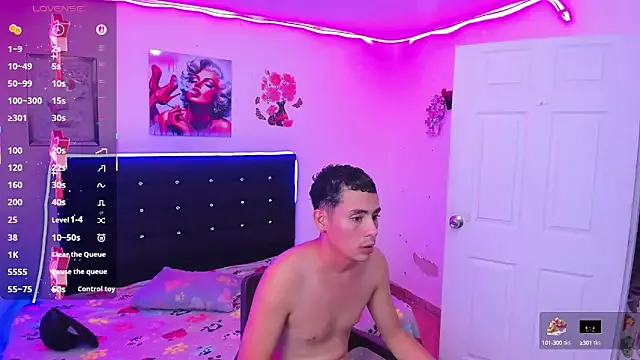 Girls: try live performances with matured performers, from dancing to quirks, in a variety of beautiful sex cams.