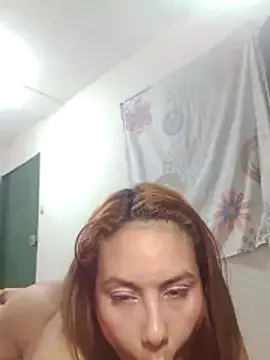 Alice-pink from StripChat is Freechat