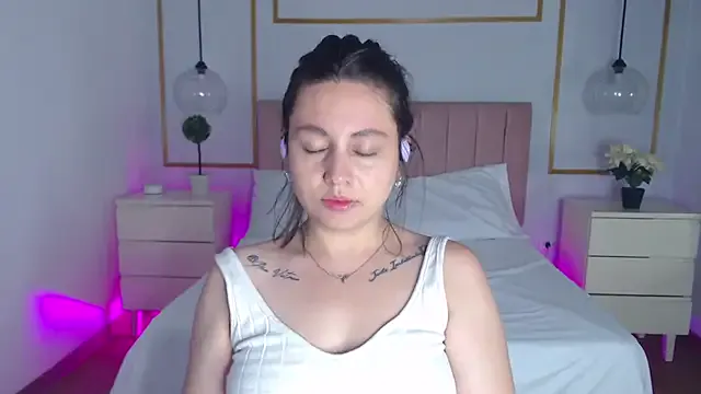 Alice_Sinclair from StripChat is Freechat