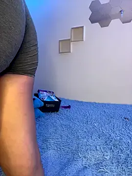 Aliceee_11 from StripChat is Freechat