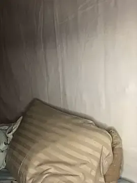 AliceXmoore from StripChat is Freechat