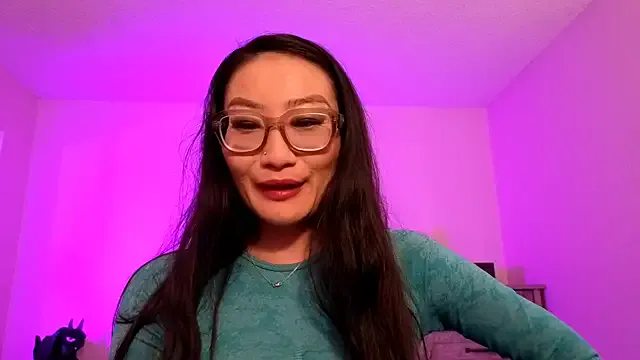 Aliciaz3 from StripChat