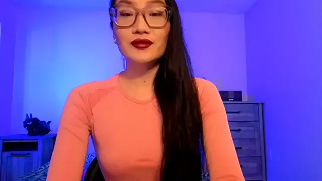 Aliciaz3 from StripChat