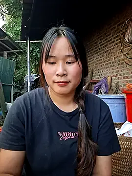 ALIENHR38 from StripChat is Freechat