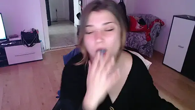 Aliens4twenty from StripChat is Freechat