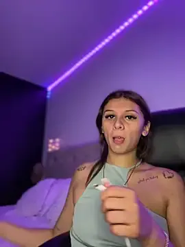 Aliisonn___parker26 from StripChat