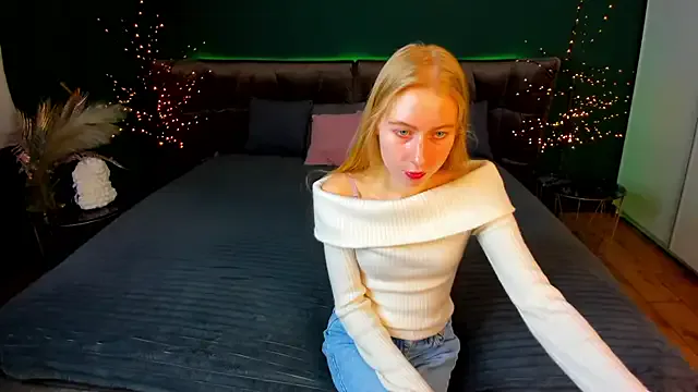 Alina_Blonde from StripChat