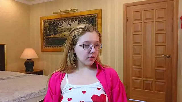 AlinaAldrete from StripChat is Freechat