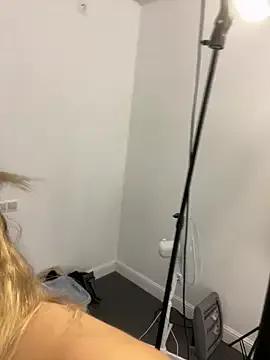 AlisaMyers from StripChat is Freechat