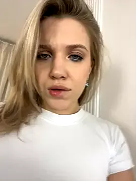 AlisaMyers from StripChat is Freechat