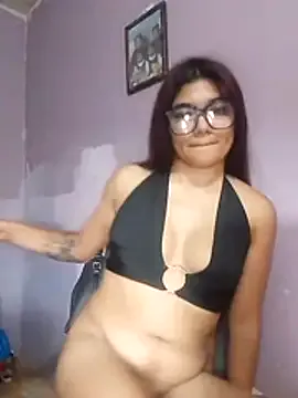 alisaram from StripChat is Freechat