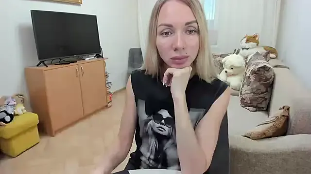 AlisiaCat from StripChat is Freechat