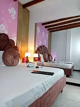 Girls: try live performances with matured performers, from dancing to quirks, in a variety of beautiful sex cams.