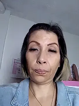Alixia81 from StripChat