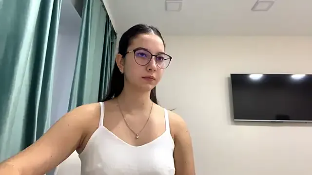 Allisgree from StripChat is Freechat