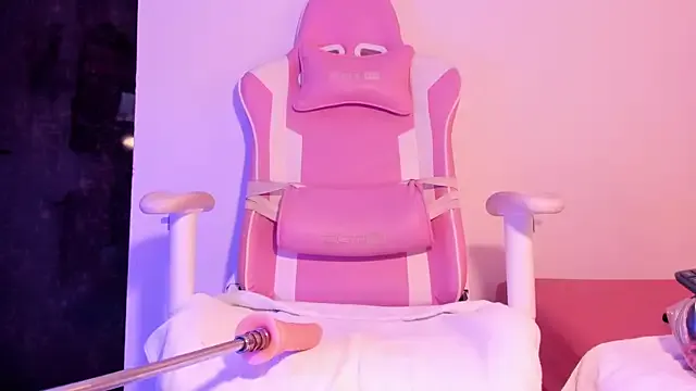 allyson_petite from StripChat is Freechat