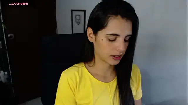 alma_violeta from StripChat is Freechat